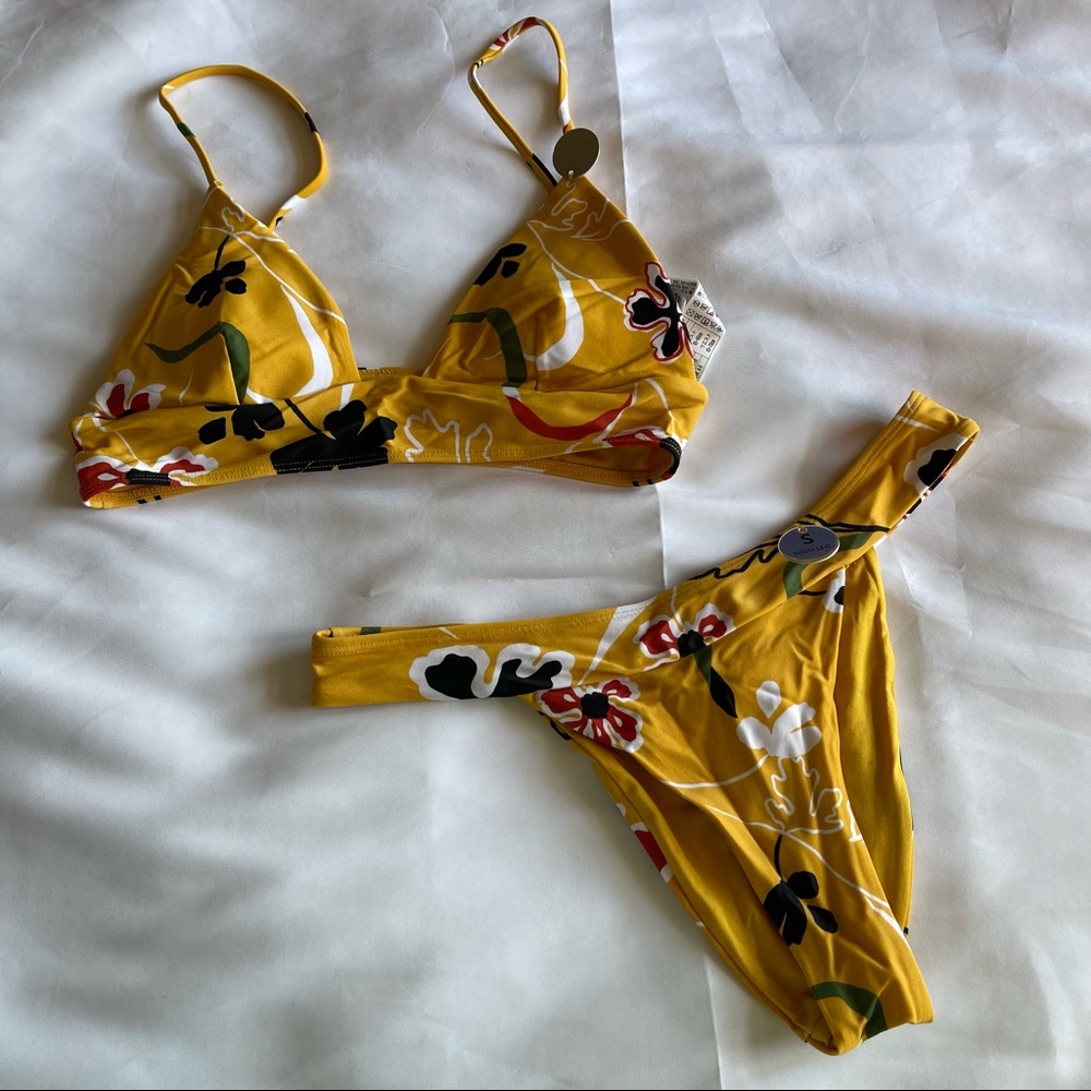 Yellow Tropical Pattern Matching Bikini Set - Picture 6 of 16